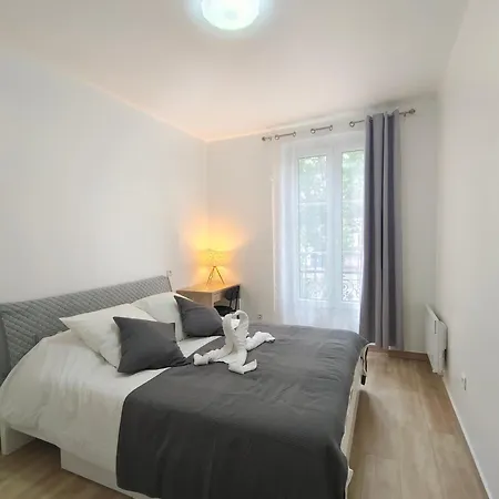 Belleville 10 Apartment Paris