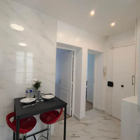 Belleville 10 Apartment Paris